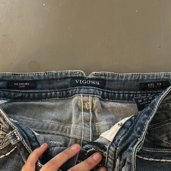 Vigoss Shorts mid wash color. Size 5/6. Chelsea design. - Picture 3 of 3